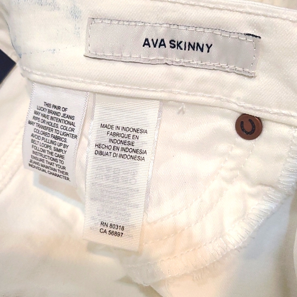 Lucky Brand Jeans - Picture 4 of 5